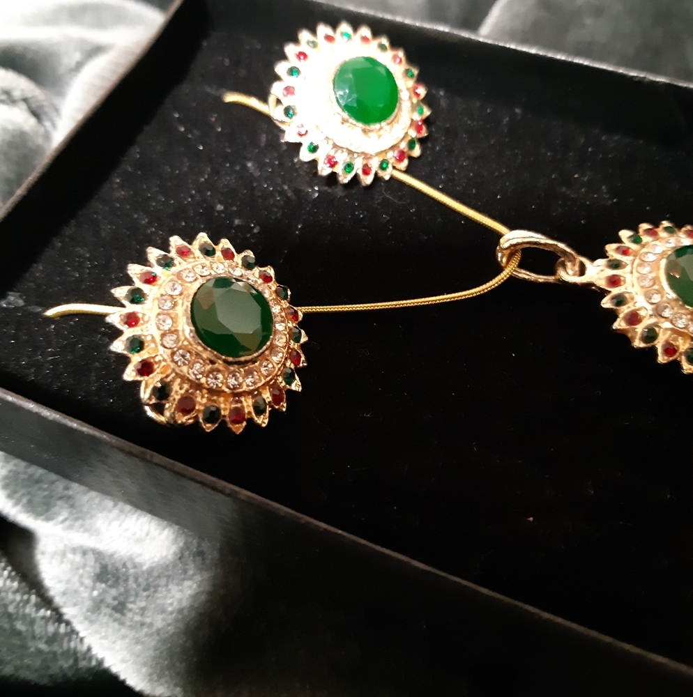Green and Red Necklace and Earrings Set